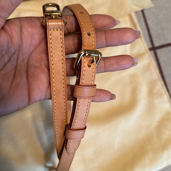 Sold! Louis Vuitton Estrella MM - Picture 9 of 13